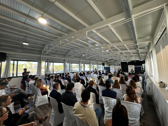 Empresarios de Mairena en una jornada organizada por el sector.