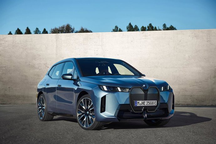 BMW lanza su nueva gama eléctrica iX con una autonomía de hasta 700km y con un máximo 659CV