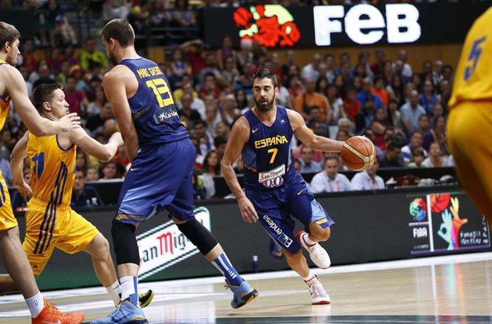 Archivo - España sigue invicta y logra el 'Ciutat de Badalona' ante Ucrania