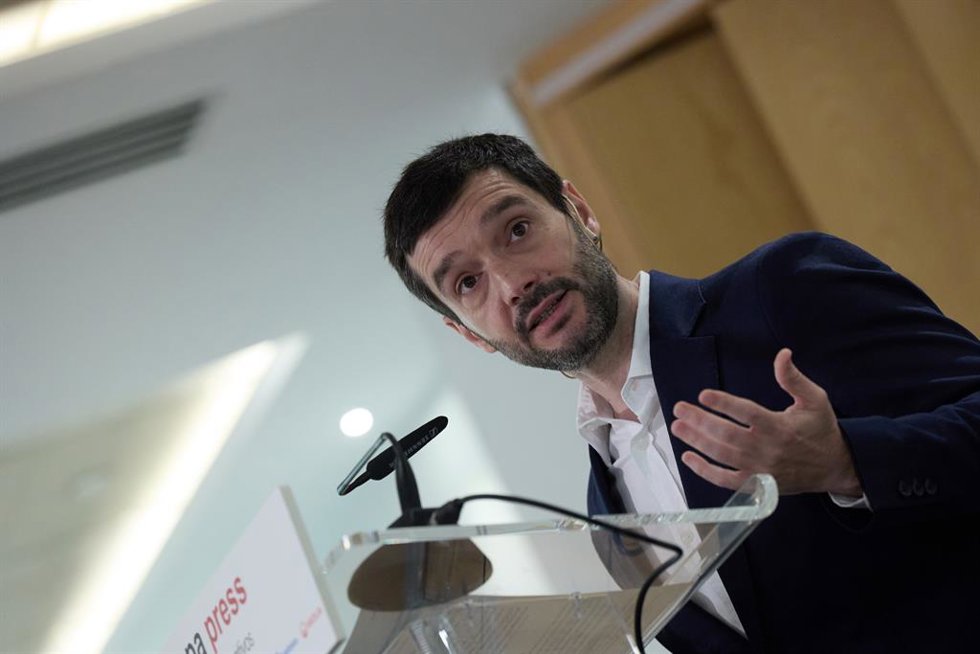 Archivo - El ministro de Derechos Sociales y Agenda 2030, Pablo Bustinduy
