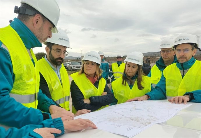 Joan Groizard visita la subestación de Catadau tras la reconstrucción de las infraestructuras de transporte de electricidad en Valencia