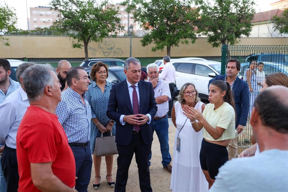 José Luis Sanz en su visita a Alcosa