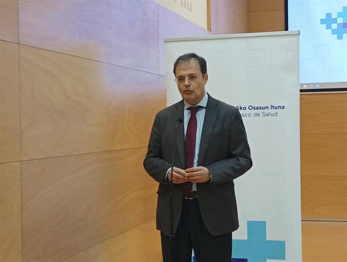 El consejero de Salud, Alberto Martínez, en la reunión del Pacto de Salud en Ficoba