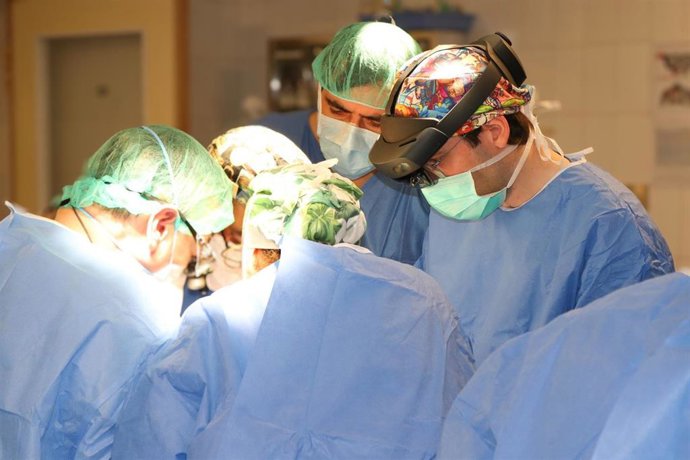 El cirujano del servicio de Cirugía Maxilofacial, Manuel Domínguez.