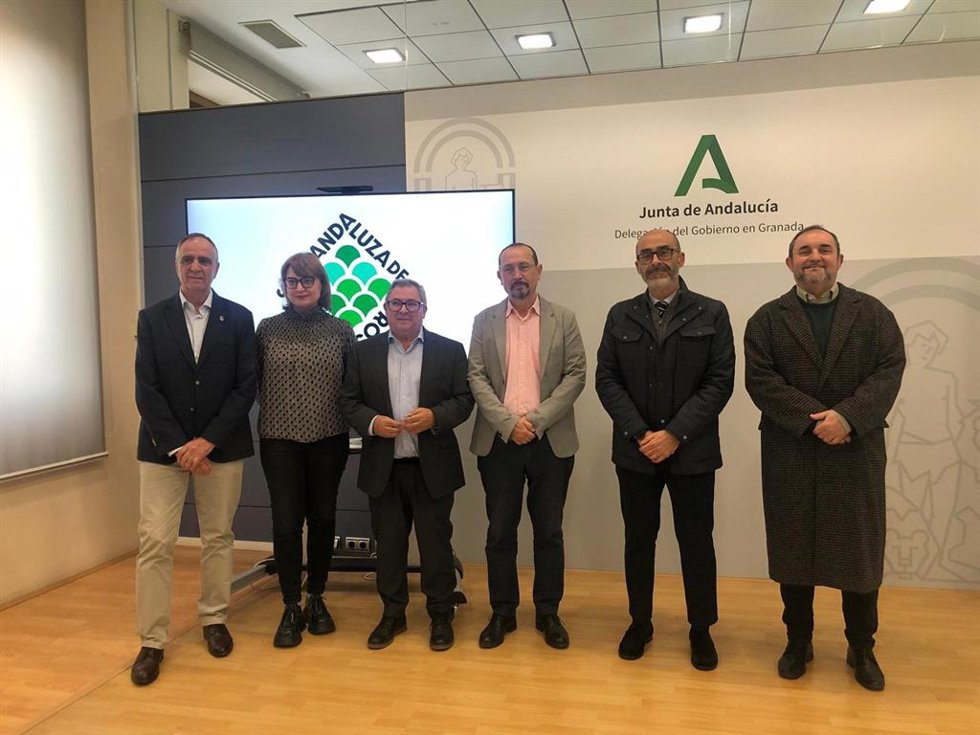 Acto de los municipios de la la Red Andaluza de Teatros Públicos en 2025 con el delegado de Cultura de la Junta en Granada, Fernando Egea