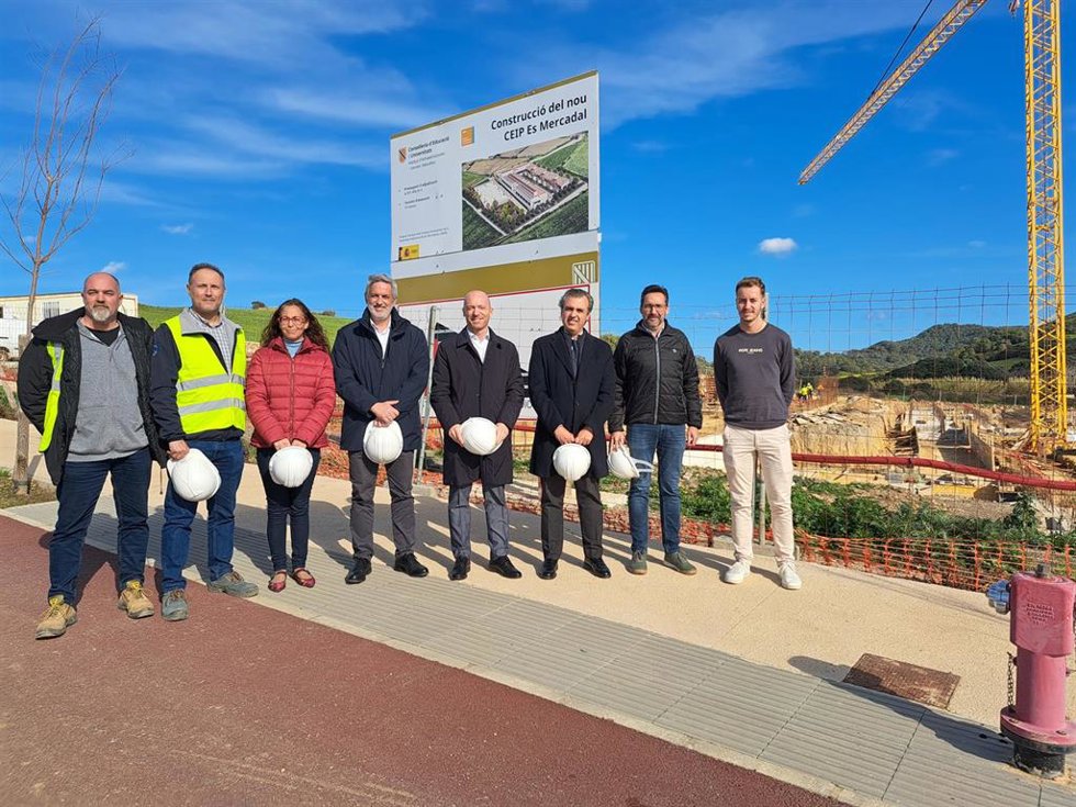 Visita del conseller de Educación, Antoni Vera, a Menorca.
