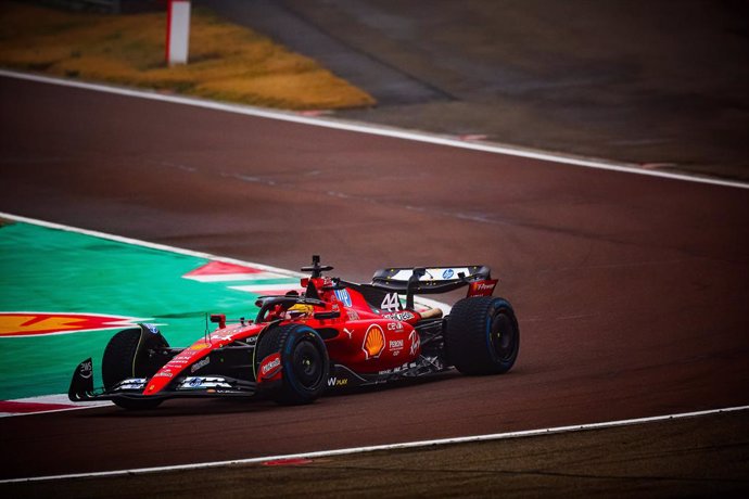 22 January 2025, Italy, Fiorano: Scuderia Ferrari's driver Lewis Hamilton completes the first laps driving one the Ferrari SF-23 in Fiorano. Photo: Federico Basile/Ipa Sport / Ipa/LiveMedia/IPA/dpa