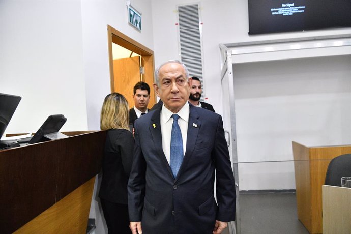 Archivo - TEL AVIV, Dec. 10, 2024  -- Israeli Prime Minister Benjamin Netanyahu is seen at the Tel Aviv courthouse in Tel Aviv, Israel, on Dec. 10, 2024. Netanyahu testified for the first time on Tuesday in his long-running corruption trial, marking a piv