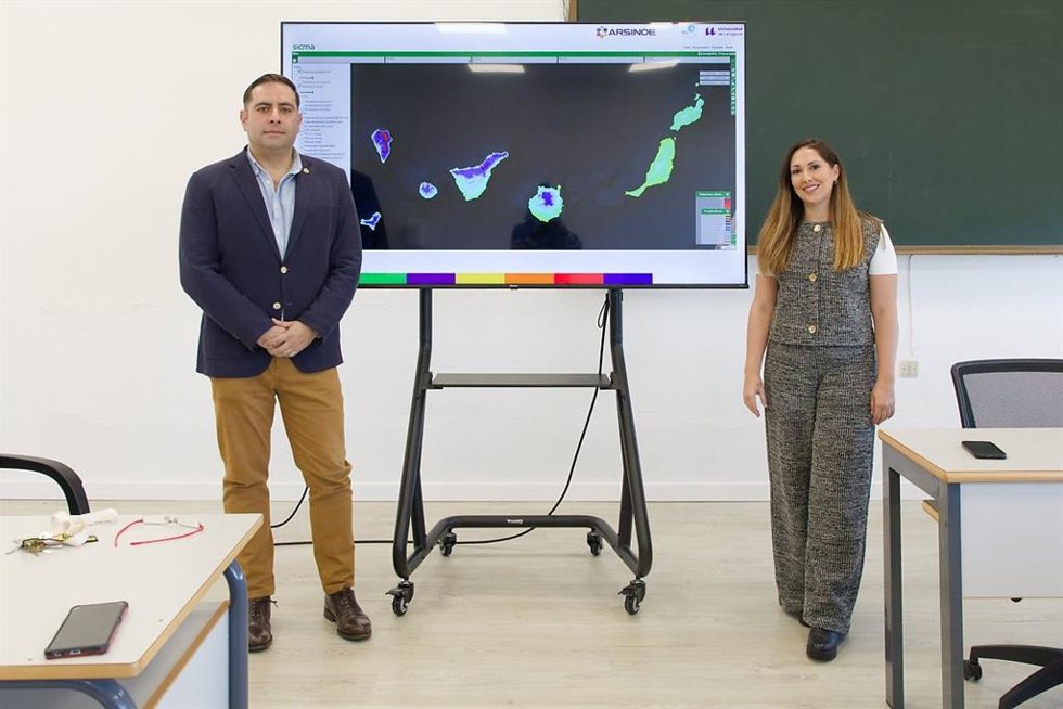 Juan Carlos Santamarta y Noelia de la Cruz, en la presentación de SICMA-Canarias