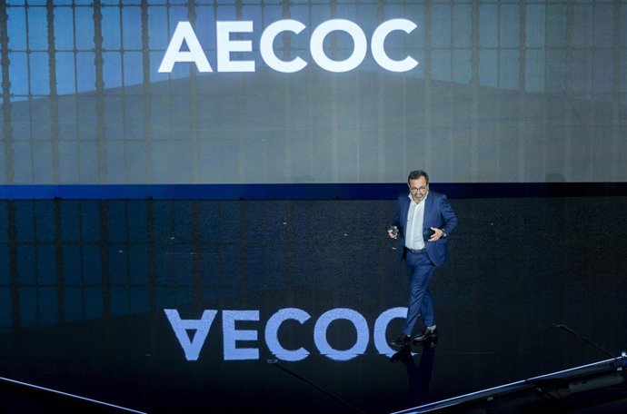 Archivo - El presidente de AECOC, Ignacio González, durante el 39º Congreso AECOC de Gran Consumo, en la Feria de Madrid Ifema, a 16 de octubre de 2024, en Madrid (España). El 39º Congreso AECOC de Gran Consumo convoca, entre hoy y mañana, a más de mil di