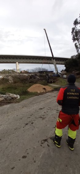 Reabierto al tráfico el tramo de la carretera une Pesués y Puente cerrado por el descarrilamiento