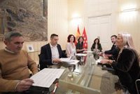 La Comunidad critica que Más Madrid quiera "empañar el buen nombre" de la sanidad madrileña y defiende "transparencia"