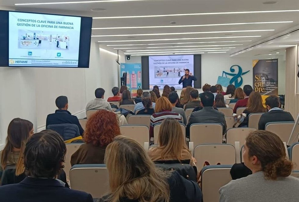 Imagen de un curso de formación impartido por Hefame