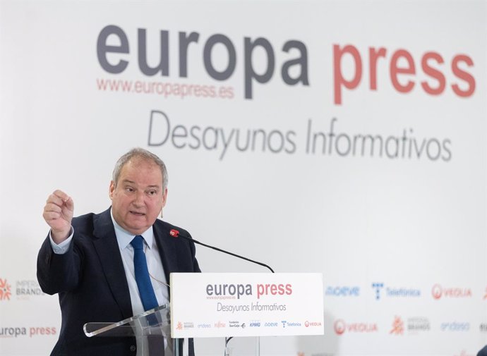 El ministro de Industria y Turismo, Jordi Hereu, interviene durante un Desayuno Informativo de Europa Press, en el Hyatt Regency Hesperia, a 30 de enero de 2025, en Madrid (España).