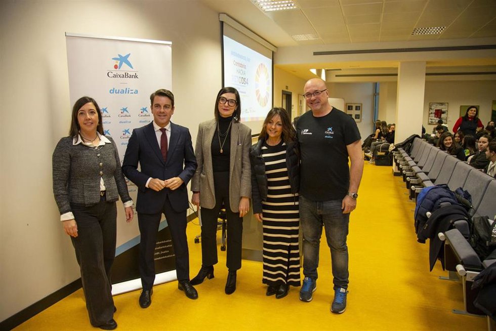 Cantabria inaugura el mayor hackatón educativo del norte de España, con 106 alumnos de 18 centros