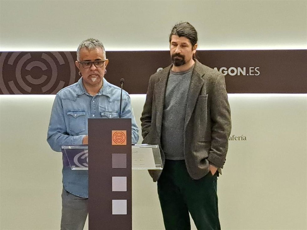 El diputado de Podemos, Andoni Corrales, y el portavoz de la Plataforma COME PÚBLICA, Genaro Delgado.
