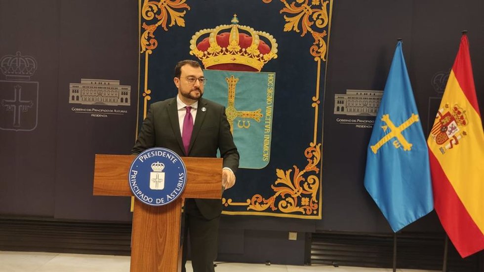 El presidente Adrián Barbón en rueda de prensa.