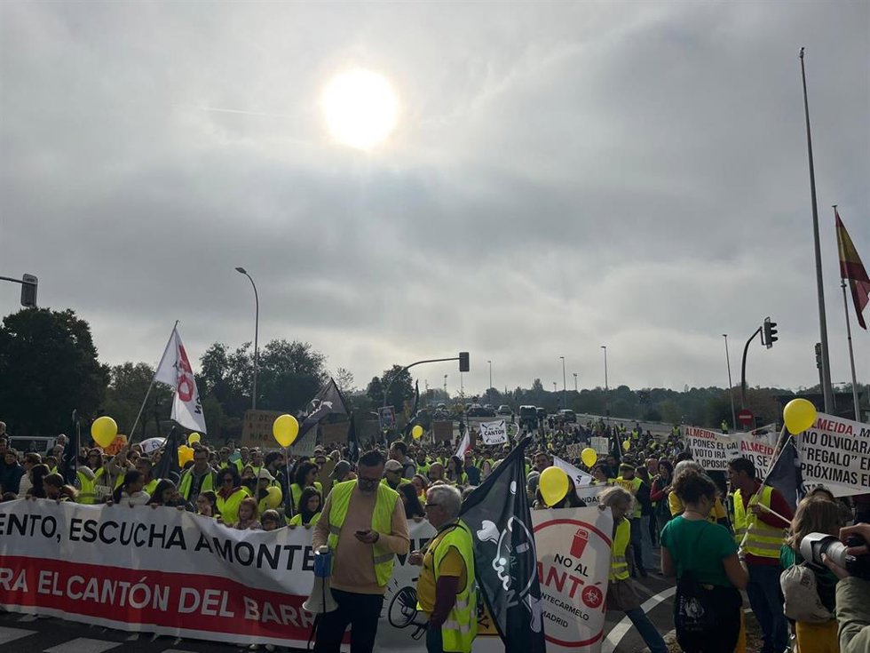 Archivo - Manifestación contra la ubicación del cantón de limpieza de Montecarmelo