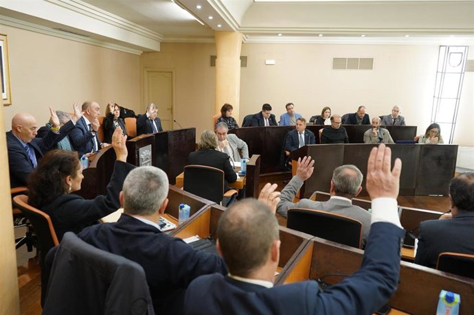 Momento de la votación del pleno, en la que se aprueba el nuevo Plan Estratégico de subvenciones.