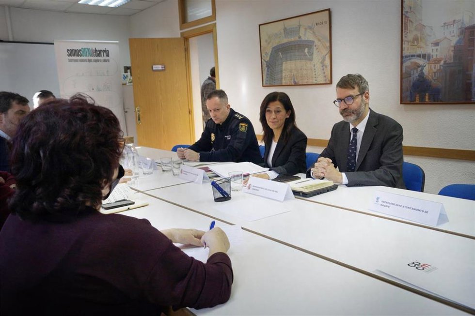 Mesa Técnica sobre la madrileña Cullera con representante de la Delegación del Gobierno en Madrid, asociaciones vecionales y miembros del Colegio Profesional de la Criminología de Madrid.