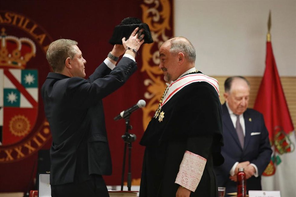 Garde recibe su segundo mandato "orgulloso" y se compromete a llevar la UCLM a la vanguardia del sistema universitario