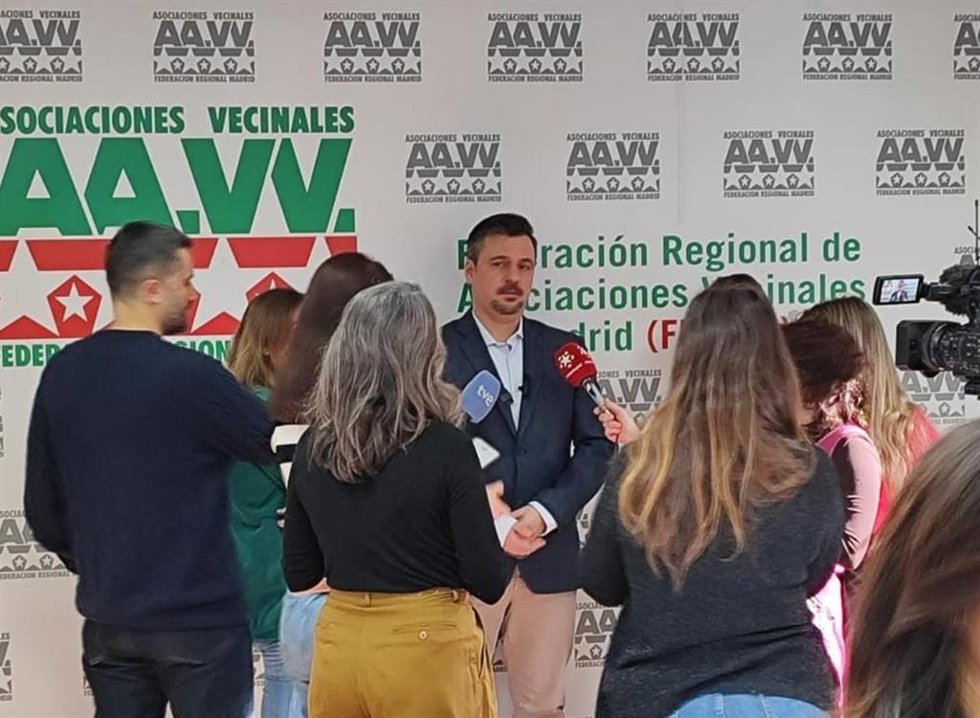 El representante del Colegio Profesional de la Criminología de la Comunidad de Madrid, Ignacio Borja González Behrendt, tras la reunión convocada por Delegación del Gobierno en Madrid por la problemática de los narcopisos en la calle Cullera.