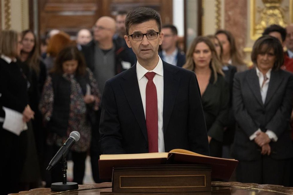 Archivo - El presidente de la Corporación RTVE, José Pablo López, durante el acto de jura de acatamiento de la Constitución, en el Congreso de los Diputados, a 2 de diciembre de 2024, en Madrid (España). El pleno del Congreso designó, el pasado jueves 2