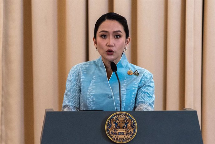 Archivo - November 28, 2024, Bangkok, Thailand: Thailand's prime minister Paetongtarn Shinawatra speaks to the media during a press conference at Government House in Bangkok. Singapore's prime minister Lawrence Wong is on an official visit to Thailand tha