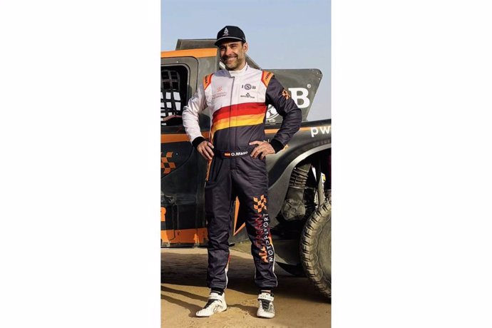 Oscar Masó comparte su experiencia como piloto en el Rally Dakar