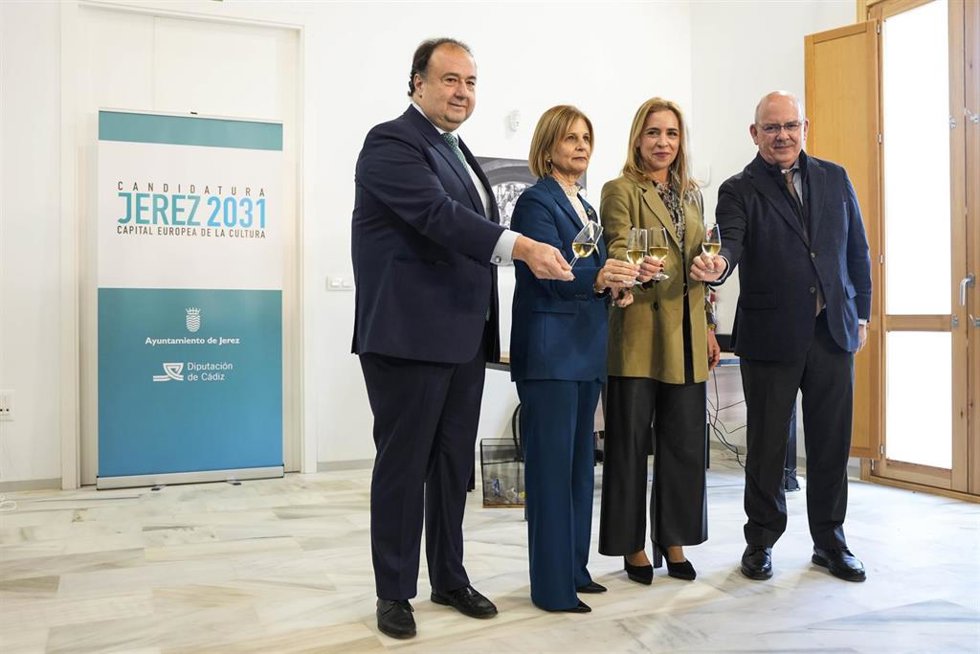La presidenta de la Diputación de Cádiz, Almudena Martínez, inaugura la oficina técnica de la candidatura de Jerez como Capital Europea de la Cultura 2031 en el Tabanco del Duque, a 30 de enero de 2025 en Cádiz (Andalucía, España).