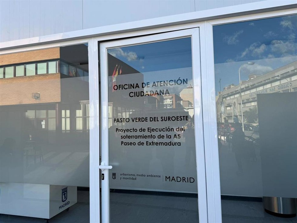 Oficina de información sobre las obras de la A-5.