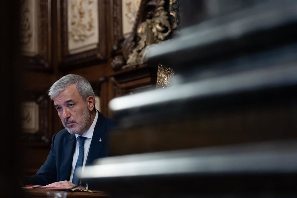 Archivo - El alcalde de Barcelona, Jaume Collboni, durante un pleno en el Ayuntamiento de Barcelona, a 26 de julio de 2024, en Barcelona, Catalunya (España)