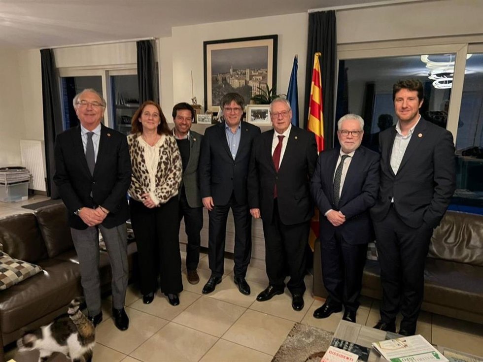 Puigdemont ha recibido una delegación de empresarios del metal catalán en Waterloo (Bélgica), encabezada por el presidente de la UPM, Jaume Roura