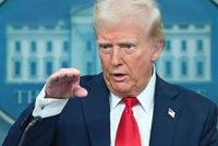 Trump amenaza con aranceles del 100% si los BRICS intentan reemplazar el dólar estadounidense