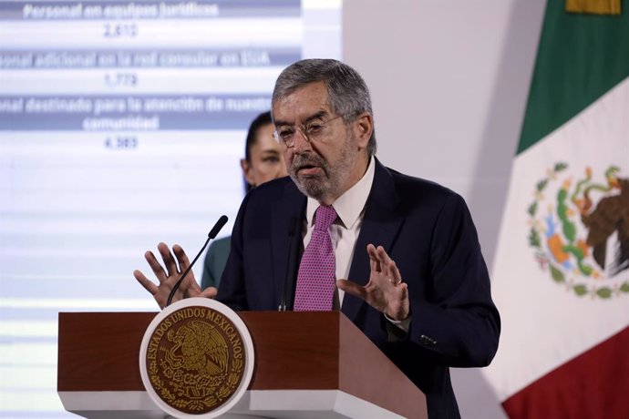 Mexico's Foreign Minister, Juan Ramon de la Fuente speaking during a briefing conference  about the possible deportation of migrants from the United States to Mexico at National Palace. on January 20, 2025 in Mexico City, Mexico.