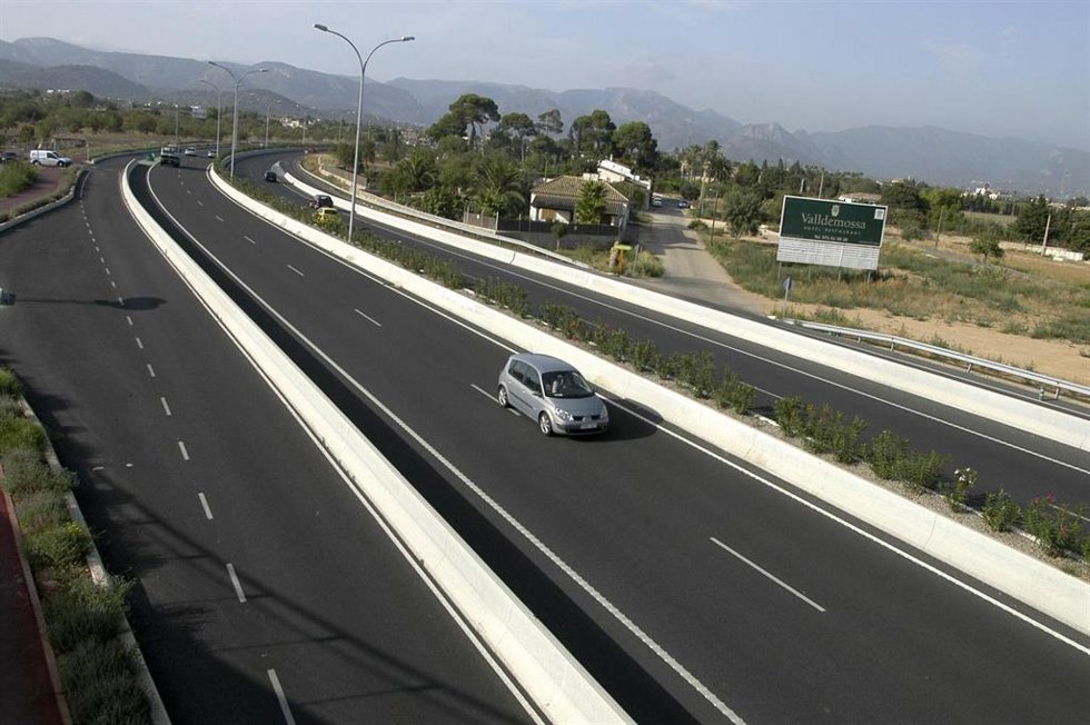 Archivo - Carretera Valldemossa (Baleares).