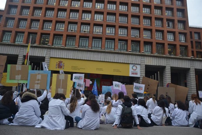 Imagen de archivo de una concentración de CESM frente al Ministerio de Sanidad.