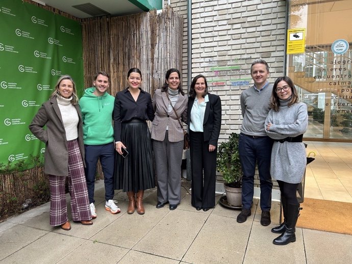 Miembros del equipo de BMs y AECC en la visita al Espacio Activo