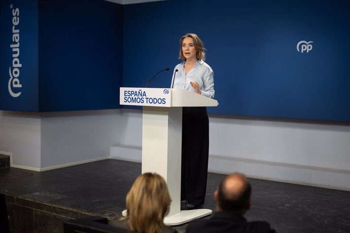 La secretaria general del PP, Cuca Gamarra, durante una rueda de prensa, en la sede del PP, a 24 de enero de 2025, en Madrid (España). Durante la rueda de prensa, Gamarra, ha hablado de la caída del decreto ómnibus votado el pasado miércoles en el pleno e