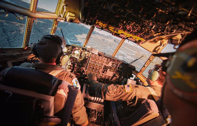 January 19, 2025, Kangerlussuaq, Greenland: Greenland:  Pilots in the cockpit of a C-130 transport aircraft operated by the New York Air National Guard .  The aircrarft is en route to Kangerlussuaq, in southern Greenland with a contingent of USAF aircrew 