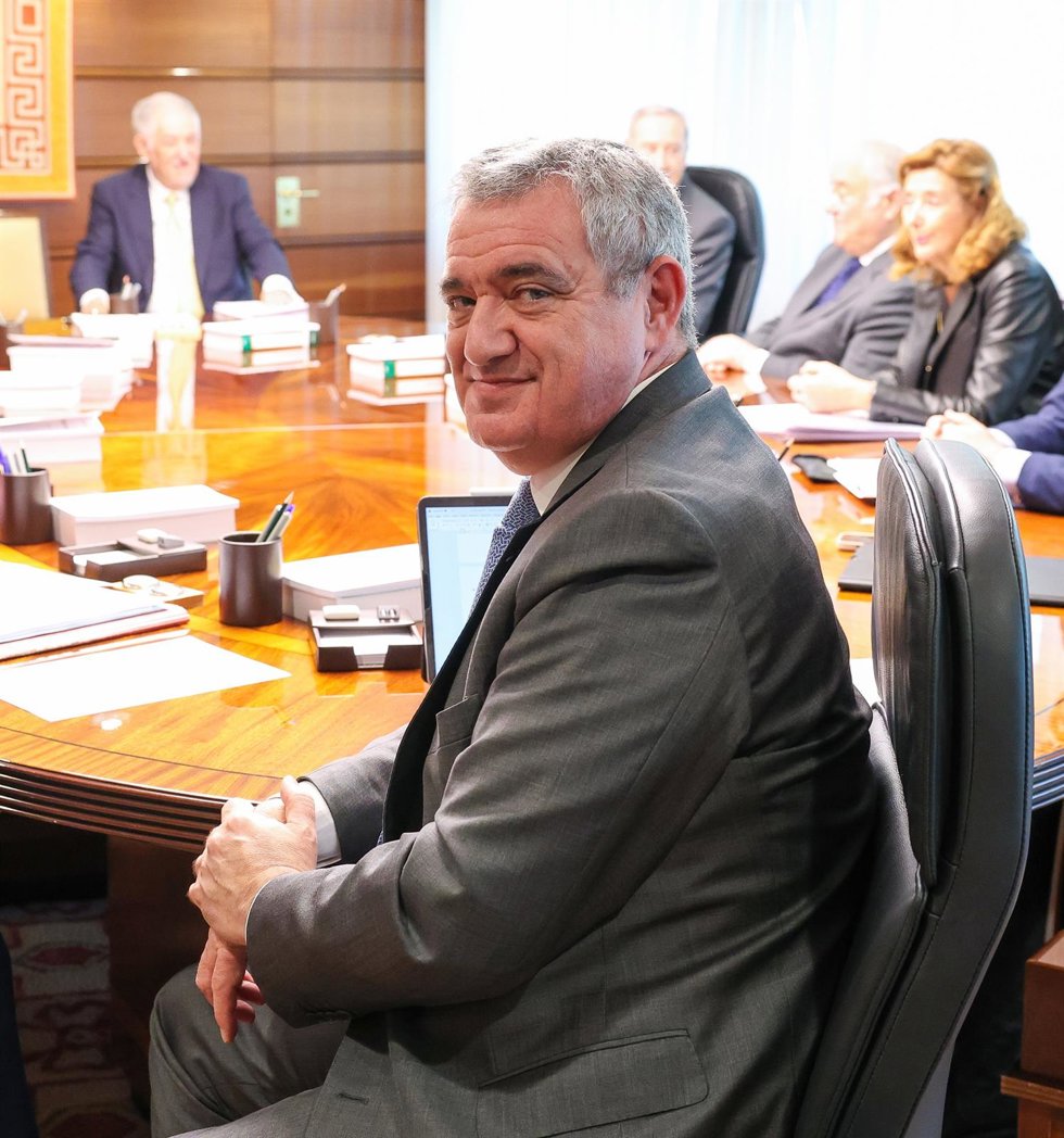 El magistrado del Tribunal Constitucional, José María Macías Castaño, durante un pleno jurisdiccional, en la sede del Tribunal Constitucional, a 14 de enero de 2025, en Madrid (España).