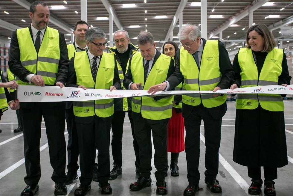 El presidente de C-LM, Emiliano García-Page, en la inauguración de Magna Park Tauro I en Illescas.