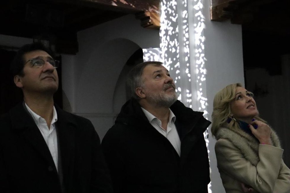 El vicepresidente segundo del Gobierno de C-LM, José Manuel Caballero; el alcalde de Cuenca, Darío Dolz; y la delegada de la Junta en la provincia conquense, María Ángeles López.