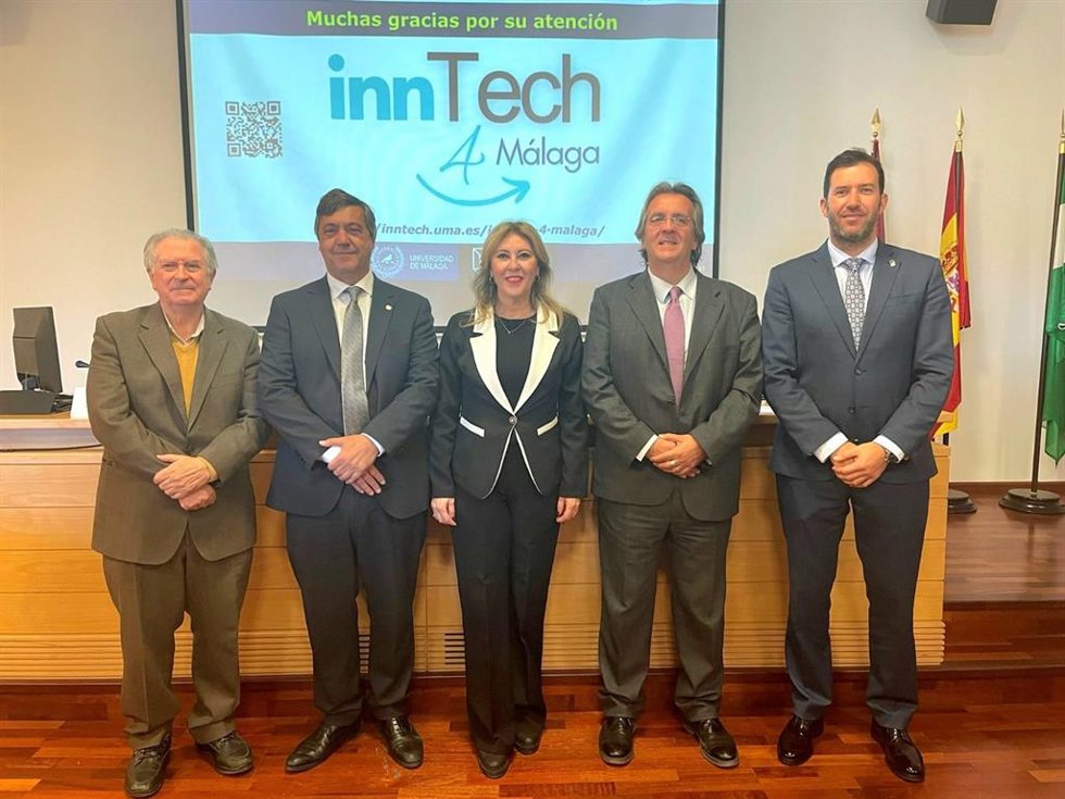 La consejera de Economía, Hacienda y Fondos Europeos; presidenta de Málaga TechPark (PTA) y el rector de la UMA, entre otros, en el acto de presentación de 'InnTech 4 Málaga'