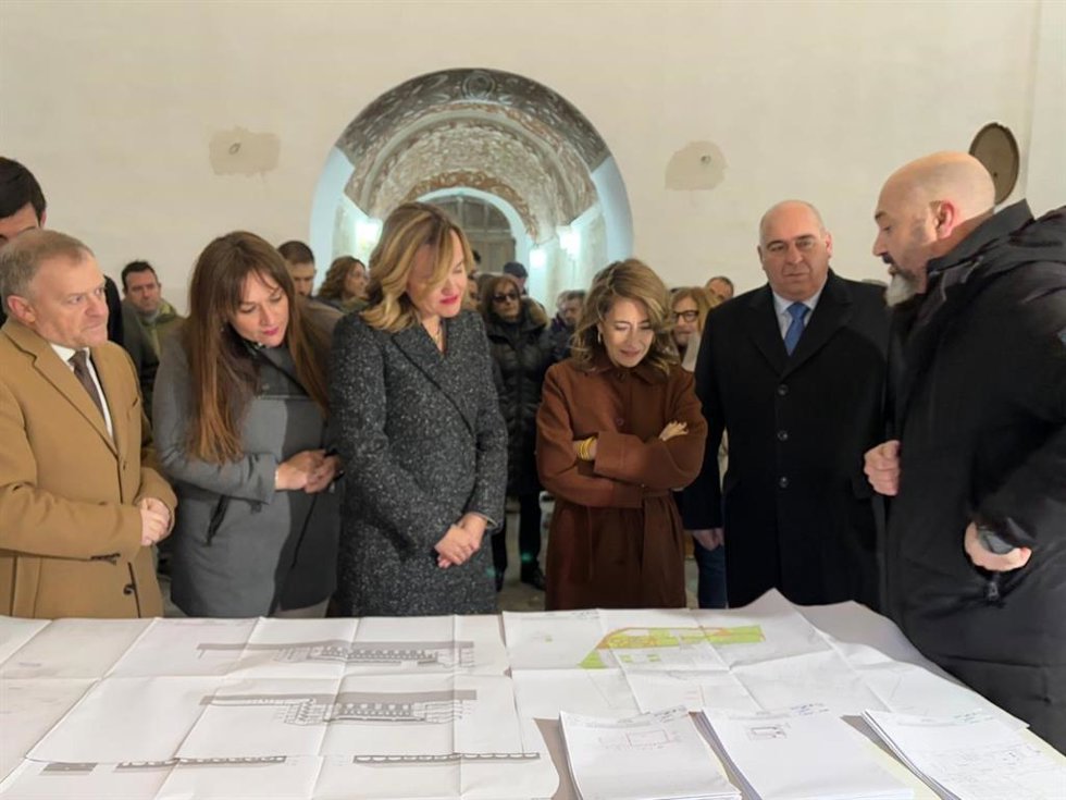 La ministra de Educación, Pilar Alegría, visita el Monasterio de Veruela, junto a la presidenta de Paradores, Raquel Sánchez.
