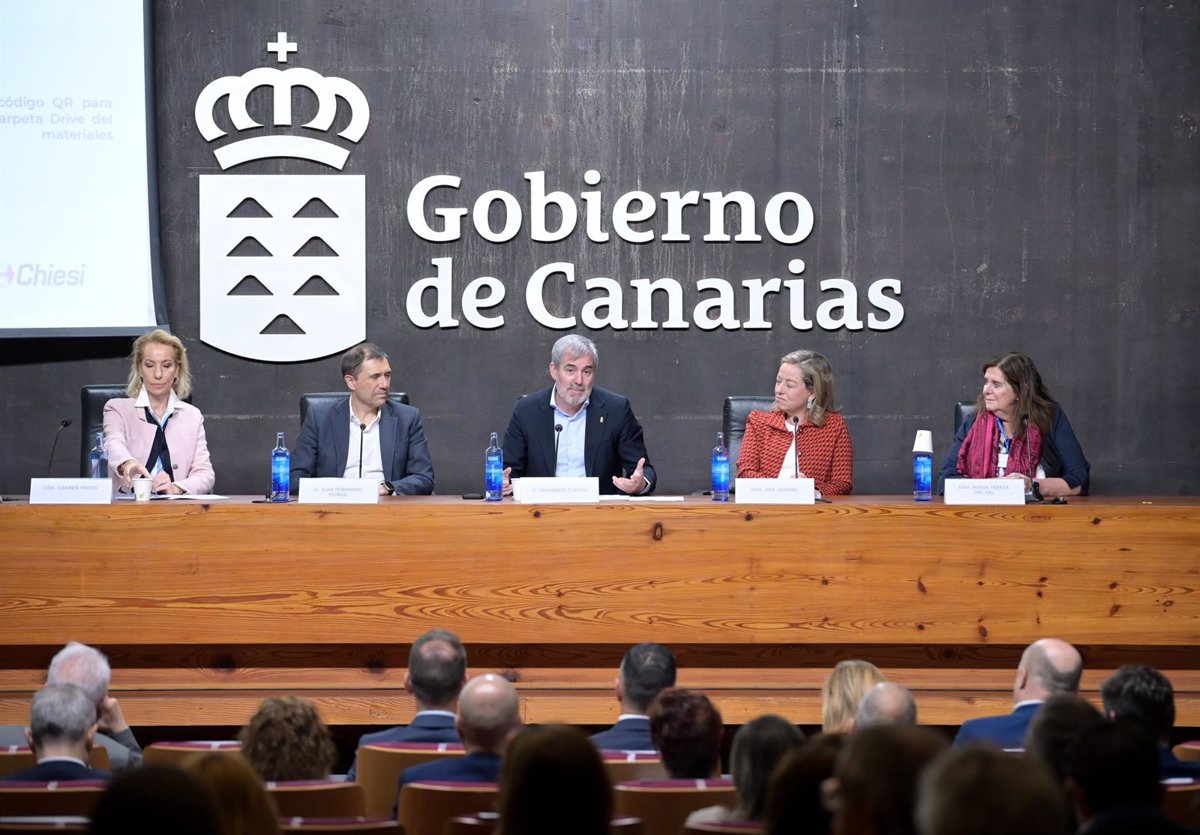 Políticos y expertos sanitarios debaten en Tenerife en torno a la IA:  Canarias debe y puede ser líder 