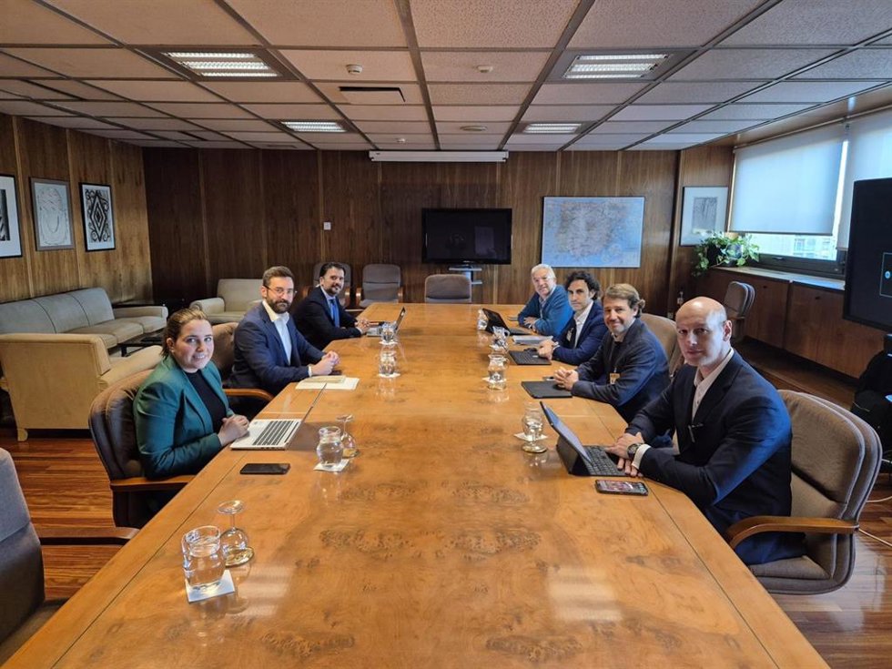 Joan Groizard se reúne con la Federación Española de Distribuidores de Gases Licuados del Petróleo