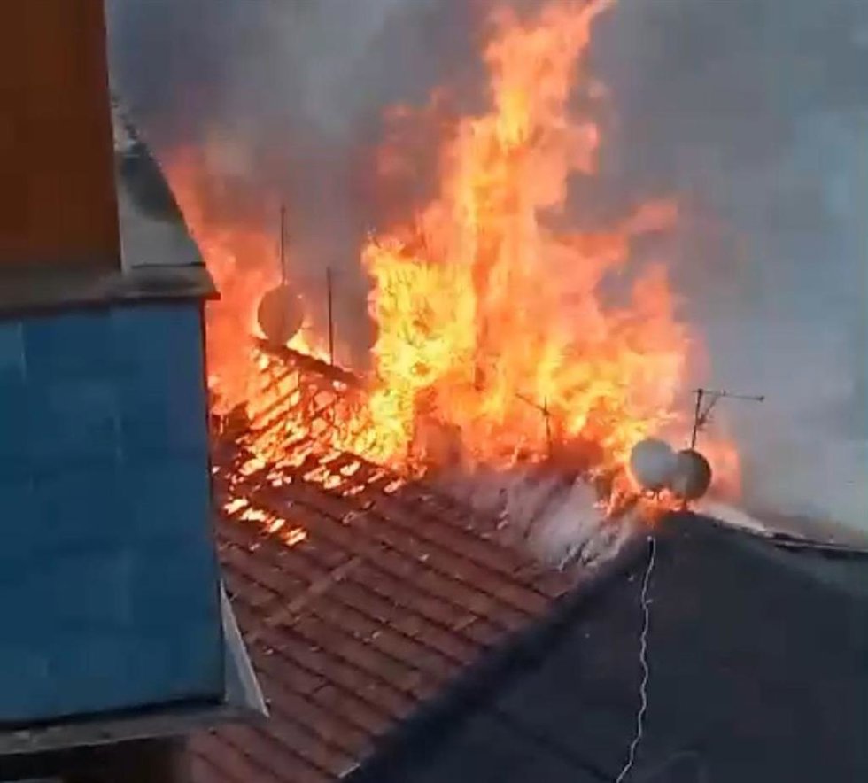 Incendio de un inmueble de Basauri (Bizkaia) donde ha fallecido un vecino
