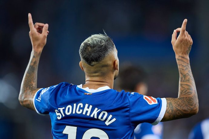 Archivo - Juan Diego Molina 'Stoichkov' of Deportivo Alaves celebrates after scoring goal  which was later disallowed by VAR during the LaLiga EA Sports match between Deportivo Alaves and Sevilla FC at Mendizorrotza on September 20, 2024, in Vitoria, Spai