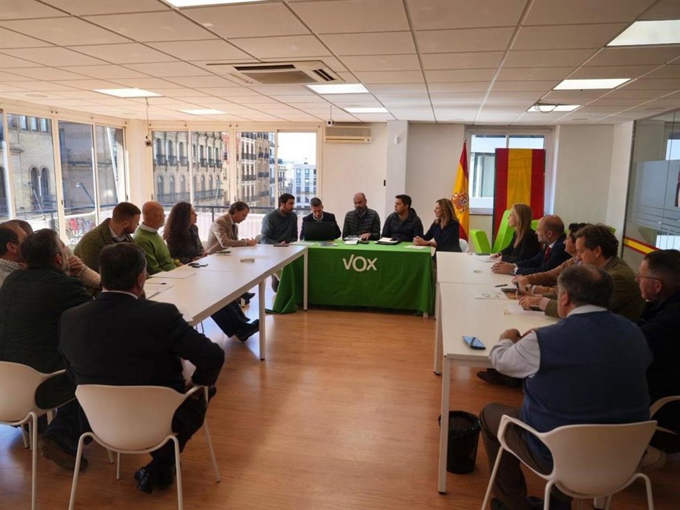Vox se reúne con asociaciones de Guardia Civil por "las narcolanchas que están llegando a la Cartuja".